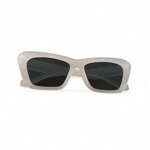 Cream Cat Eye Sunglasses | Black Lenses